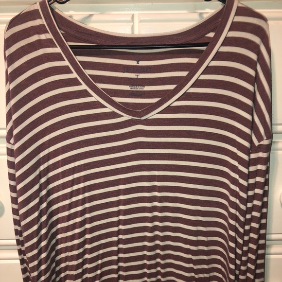 American Eagle Soft and Sexy Long Sleeve V-Neck - Picture 2 of 3